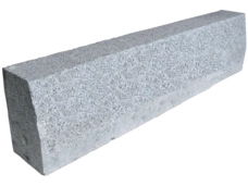 Granit Hochbord A4 12/15x25x90-110 cm grau, Sichtflächen gestockt, sonst gesägt oder gespalten, gem. DIN EN 1343