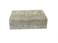 Granit-Blockstufe grau 15x35x100 cm grau allseits geflammt Kanten gefast